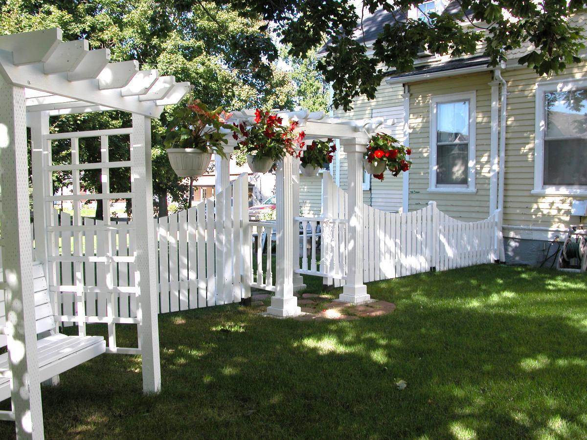 Le Griffon Bed & Breakfast Shediac Exterior photo